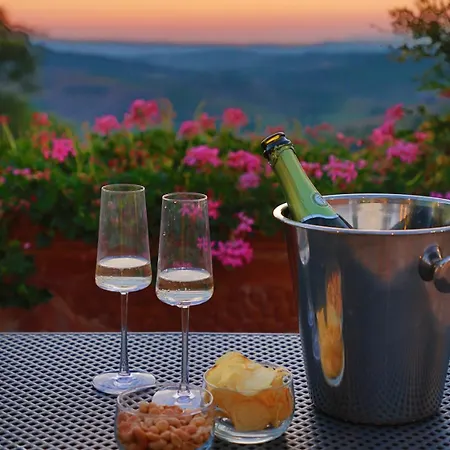 Toscana - Piscina Privata E Jacuzzi -certaldo Tresanti